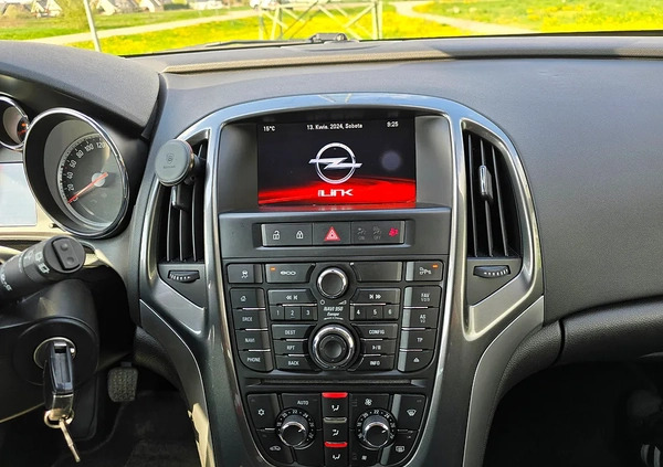 Opel Astra cena 29900 przebieg: 151000, rok produkcji 2014 z Płock małe 497